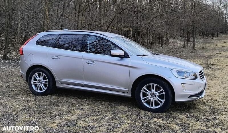 Gri Utilizat 2015 Volvo XC60 Ocean Race SUV | 13.500 EUR (Super Preț) - Imagine 1/4
