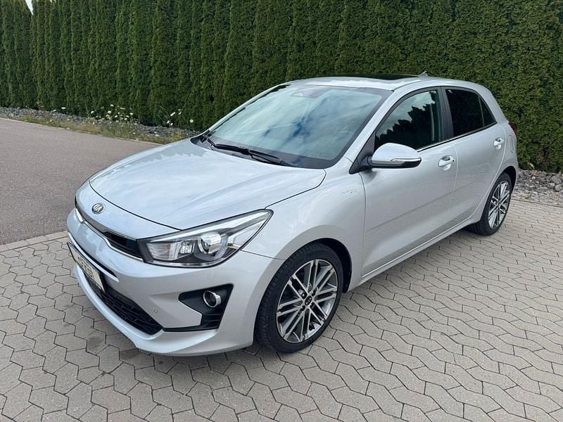 Second-hand Kia Rio Platinum 120 CP (88 kW) 2021