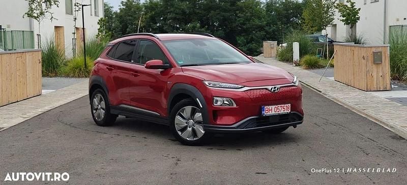 Culoarerosu Utilizat 2021 Hyundai Kona Trend SUV | 16.940 EUR (Super Preț) - Imagine 1/4