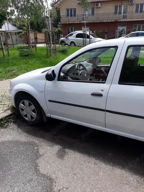Second-hand Dacia Logan 75 CP (55 kW) 2011 Alb Berlinǎ