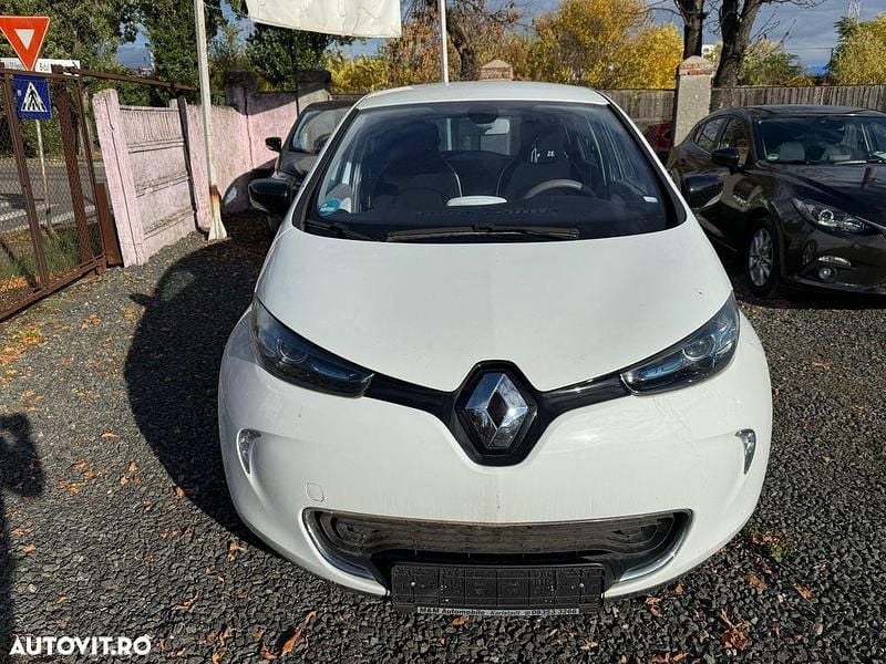 Culoarealb Utilizat 2015 Renault Zoe Life Hatchback | 5.200 EUR (Preț bun) - Imagine 1/4