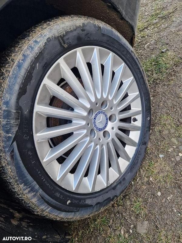 Second-hand Mercedes C180 116 CP (85 kW) 2015 Culoarenegru Berlinǎ