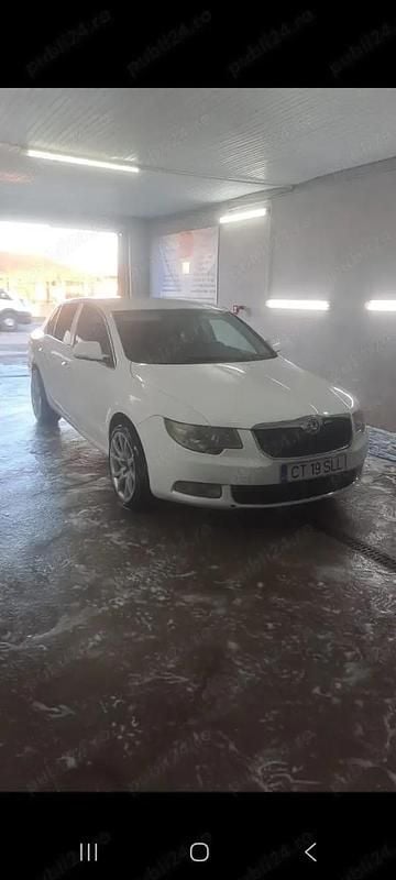 Utilizat 2010 Skoda Superb Berlinǎ | 3.499 EUR (Preț bun) - Imagine 1/4