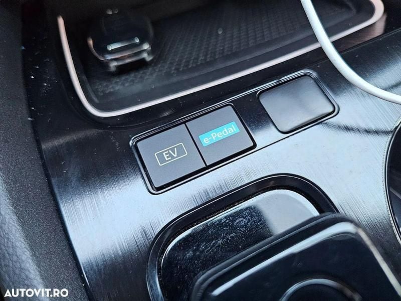 Second-hand Nissan X-Trail 213 CP (156 kW) 2023 Bej SUV