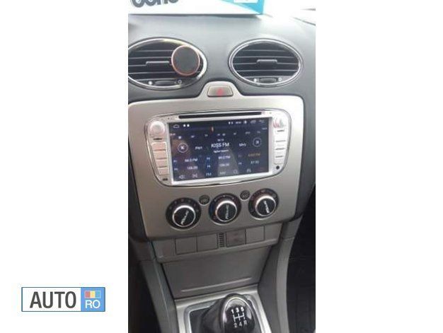 Second-hand Ford Focus 90 CP (66 kW) 2011 Albastru marin Hatchback