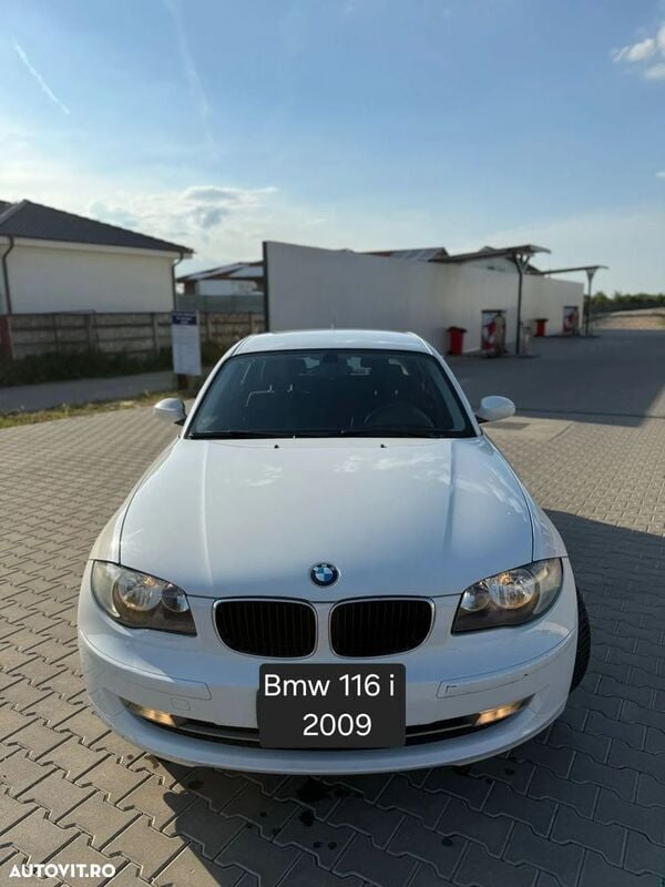 Alb Utilizat 2009 BMW 116 Hatchback | 3.499 EUR (Preț OK) - Imagine 1/4