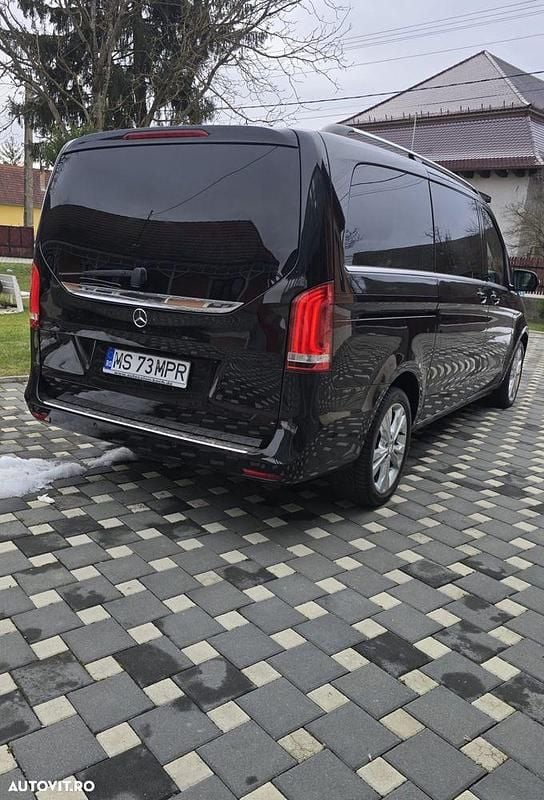 Second-hand Mercedes V250 Avantgarde Edition 190 CP (139 kW) 2015 Culoarenegru Monovolum