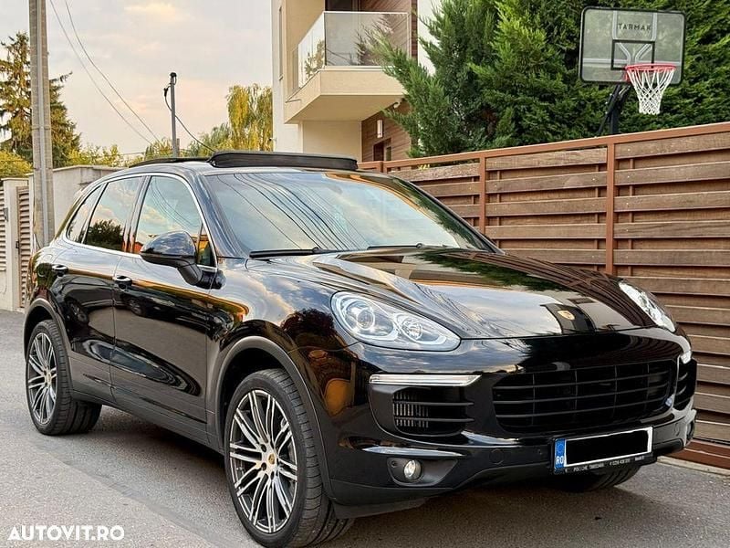Negru Utilizat 2016 Porsche Cayenne SUV | 30.000 EUR (Preț bun) - Imagine 1/4