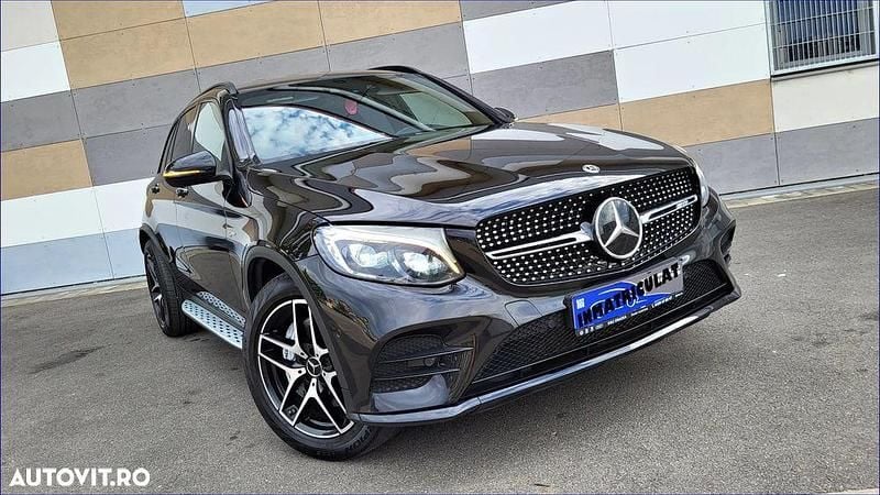 Culoarenegru Utilizat 2017 Mercedes GLC43 AMG AMG SUV | 29.990 EUR - Imagine 1/4