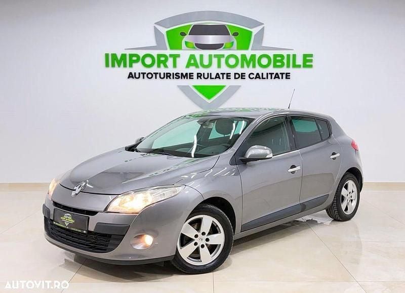 Second-hand Renault Mégane III Expression 90 CP (66 kW) 2011 Culoarealb Hatchback