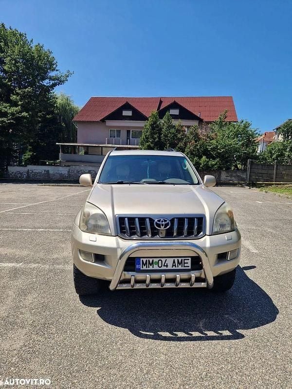 Culoarebej Utilizat 2008 Toyota Land Cruiser SUV | 12.800 EUR (Preț OK) - Imagine 1/4