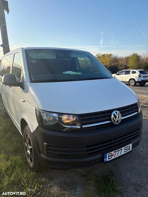 Second-hand VW Transporter Comfortline 102 CP (75 kW) 2018 Culoarealb Van