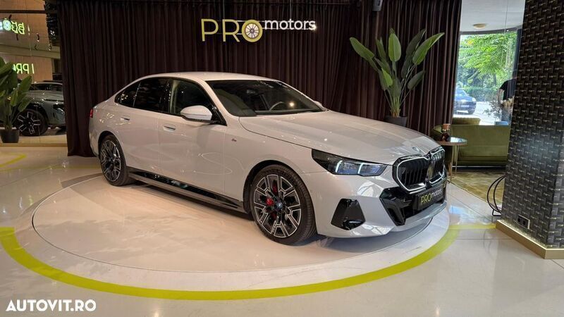 Gri Utilizat 2023 BMW 550e Berlinǎ | 68.500 EUR - Imagine 1/4