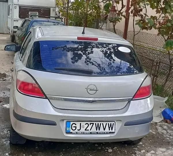 Utilizat 2005 Opel Astra Hatchback | 1.300 EUR (Preț OK) - Imagine 1/2