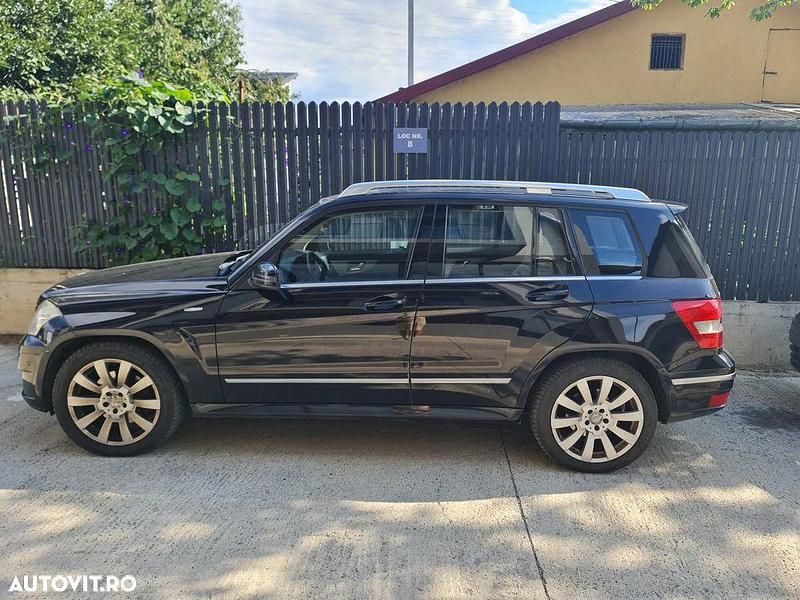 Culoarenegru Utilizat 2011 Mercedes GLK220 SUV | 11.499 EUR (Preț OK) - Imagine 1/4
