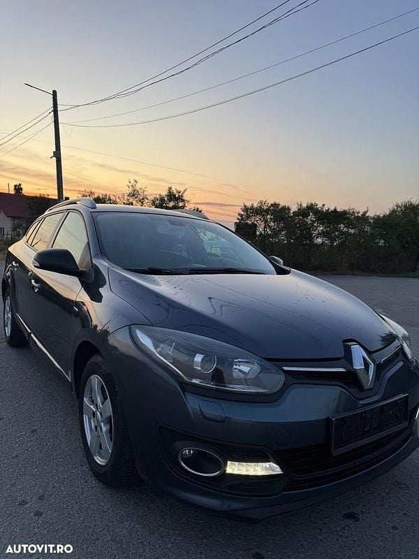 Culoaregri Utilizat 2015 Renault Mégane GrandTour Dynamique Break | 4.990 EUR (Preț OK) - Imagine 1/4