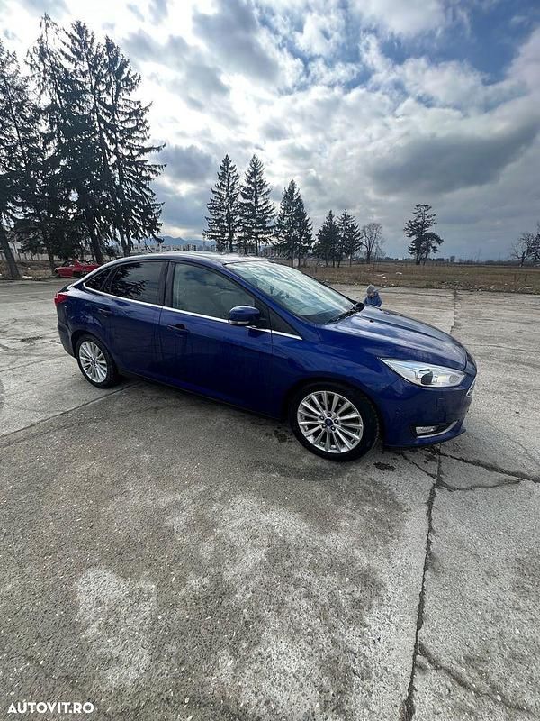 Second-hand Ford Focus Titanium 120 CP (88 kW) 2016 Culoarealbastru Berlinǎ