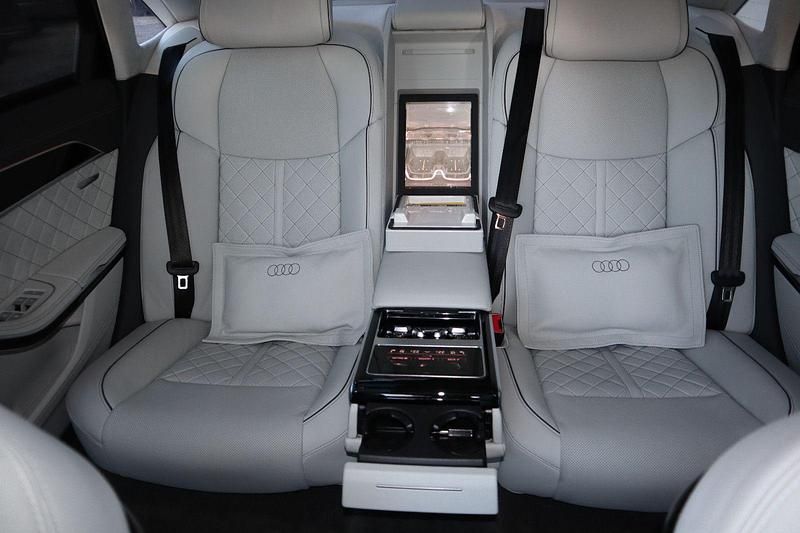 Utilizat 2023 Audi A8L Exclusive Berlinǎ | 91.952 EUR (Scump) - Imagine 1/1