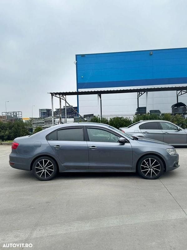 Culoaregri Utilizat 2012 VW Jetta Highline Berlinǎ | 6.400 EUR (Preț OK) - Imagine 1/4