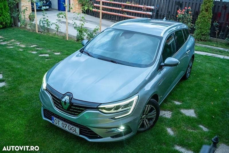 Culoaregri Utilizat 2021 Renault Mégane GrandTour Intens Break | 12.600 EUR (Preț OK) - Imagine 1/4