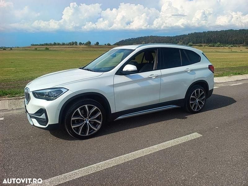 Alb Utilizat 2022 BMW X1 SUV | 27.900 EUR (Scump) - Imagine 1/4