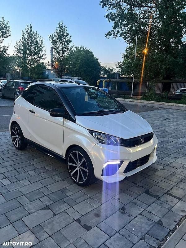 Culoarealb Utilizat 2021 Aixam Coupe Coupe | 11.850 EUR - Imagine 1/4