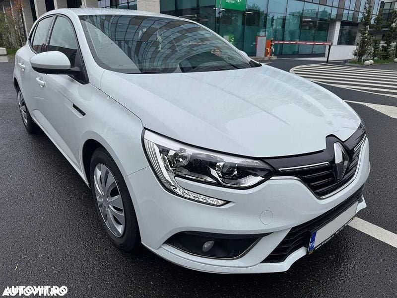 Culoarealb Utilizat 2018 Renault Mégane IV Hatchback | 6.400 EUR (Preț OK) - Imagine 1/4