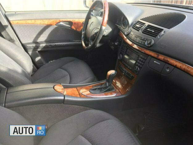 Utilizat 2002 Mercedes E220 Berlinǎ | 3.550 EUR (Preț OK) - Imagine 1/4