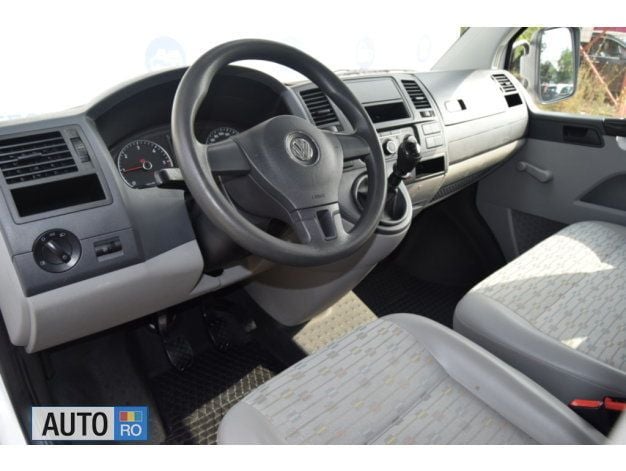 Second-hand VW T5 102 CP (75 kW) 2012 Alb Van