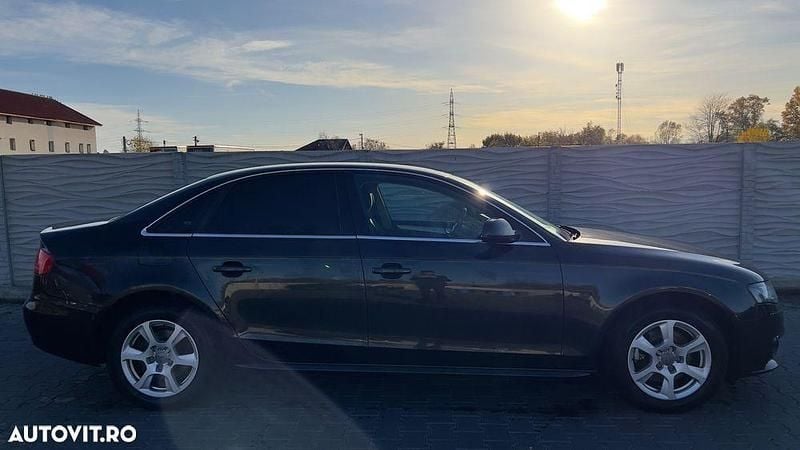 Second-hand Audi A4 Attraction 120 CP (88 kW) 2010 Culoaregri Berlinǎ
