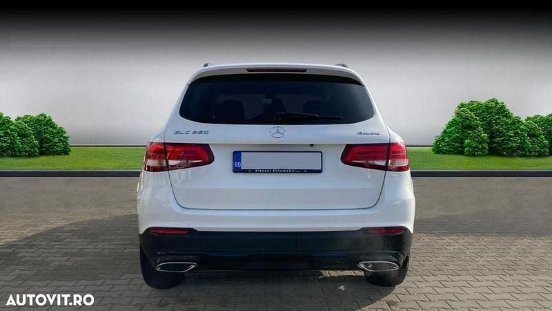 Second-hand Mercedes GLC250 211 CP (155 kW) 2018 Culoarealb SUV