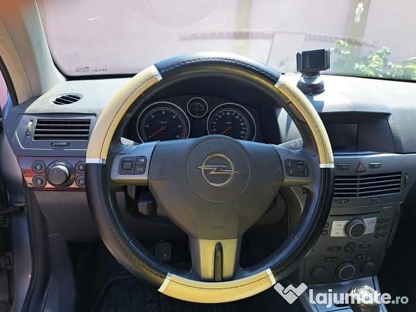 Second-hand Opel Astra 101 CP (74 kW) 2004 Gri Hatchback