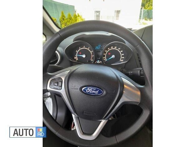 Second-hand Ford Fiesta 60 CP (44 kW) 2013 Alb Hatchback