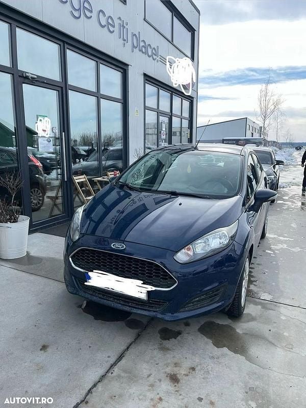 Second-hand Ford Fiesta 75 CP (55 kW) 2016 Culoarealbastru Berlinǎ