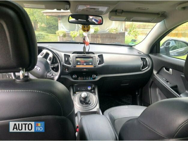 Second-hand Kia Sportage 115 CP (84 kW) 2012 Negru SUV