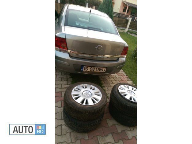 Second-hand Opel Astra 110 CP (80 kW) 2010 Gri Berlinǎ