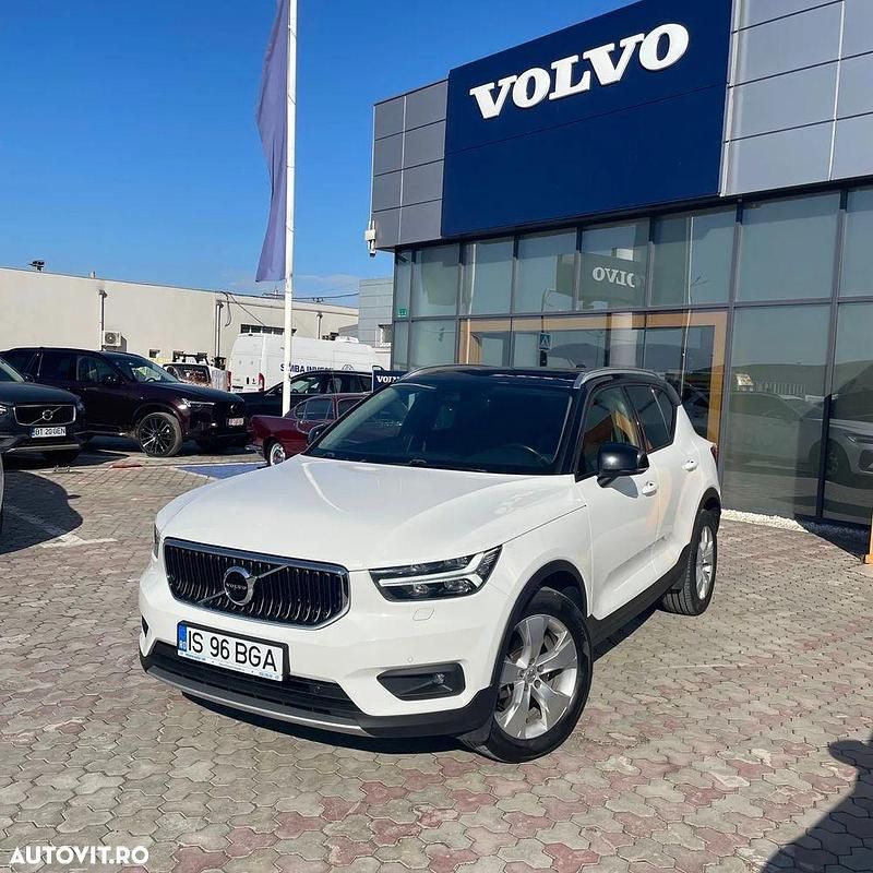 Culoarealb Utilizat 2019 Volvo XC40 Momentum SUV | 27.900 EUR (Scump) - Imagine 1/4
