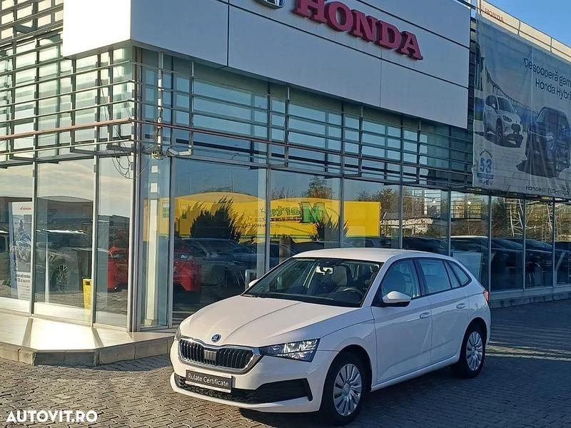 Culoarealb Utilizat 2021 Skoda Scala Active Hatchback | 12.490 EUR (Puțin scump) - Imagine 1/4