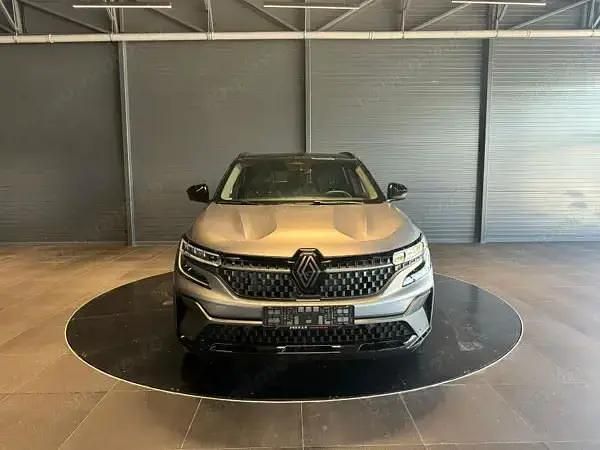 Second-hand Renault Austral Iconic 200 CP (147 kW) 2023 Argint SUV
