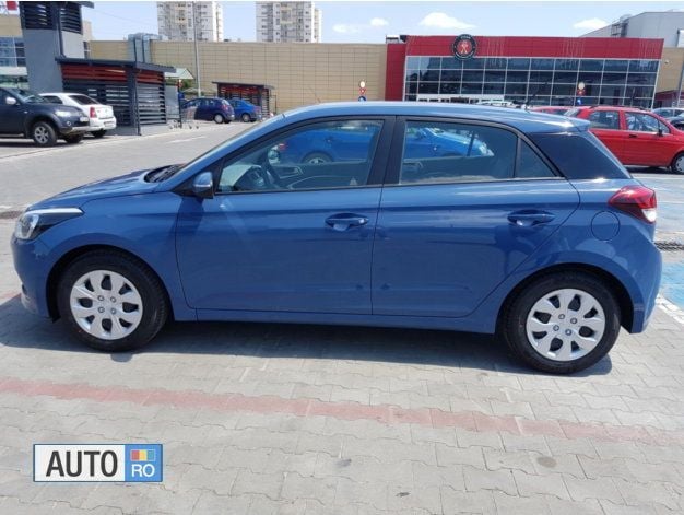 Albastru marin Utilizat 2017 Hyundai i20 Hatchback | 10.200 EUR (Preț OK) - Imagine 1/4