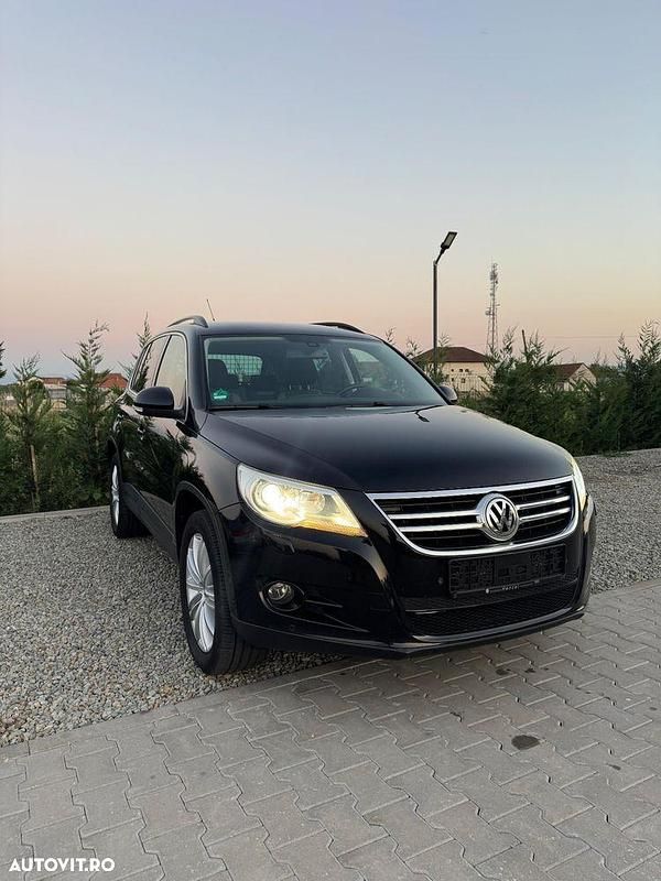 Culoarenegru Utilizat 2009 VW Tiguan SUV | 7.800 EUR (Preț OK) - Imagine 1/4