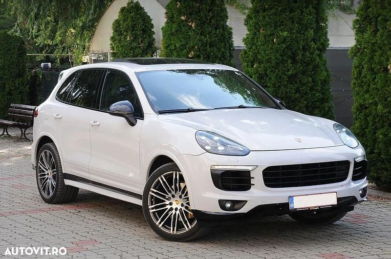 Culoarealb Second-hand 2016 Porsche Cayenne SUV | 30.000 EUR (Puțin scump) - Imagine 1/4
