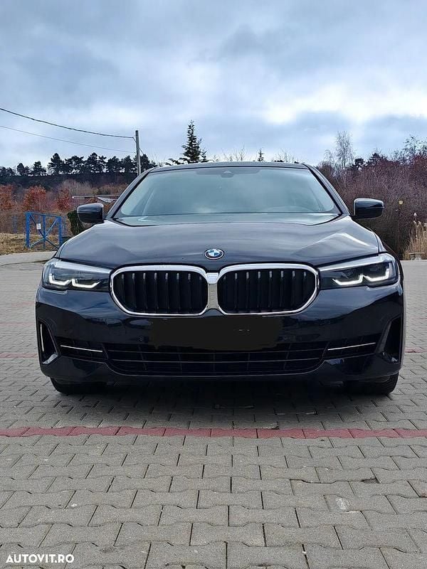 Second-hand BMW 520 Luxury Line 190 CP (139 kW) 2023 Culoarenegru Berlinǎ