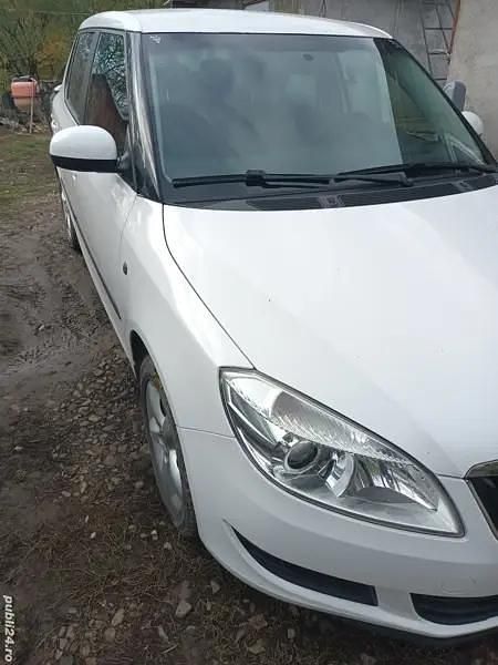 Alb Utilizat 2012 Skoda Fabia Coupe | 3.200 EUR - Imagine 1/4
