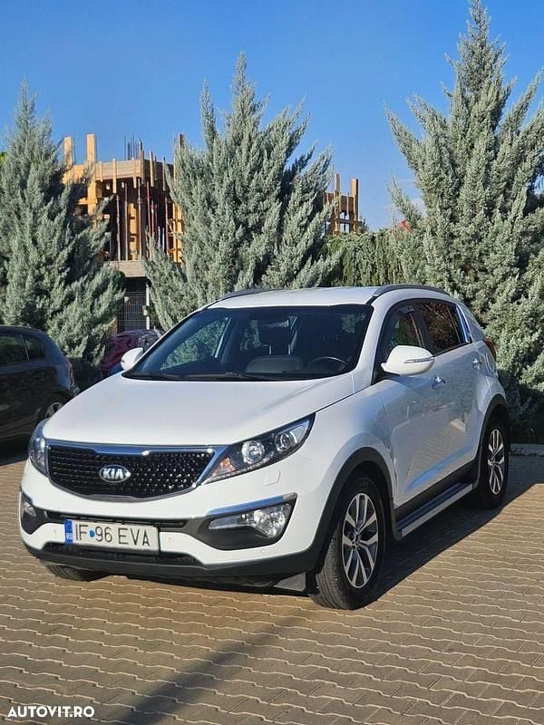Culoarealb Utilizat 2015 Kia Sportage Style SUV | 9.500 EUR (Preț bun) - Imagine 1/4