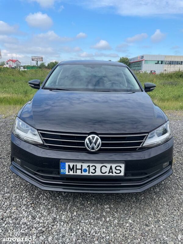 Negru Utilizat 2018 VW Jetta Comfortline Berlinǎ | 9.947 EUR (Preț OK) - Imagine 1/4