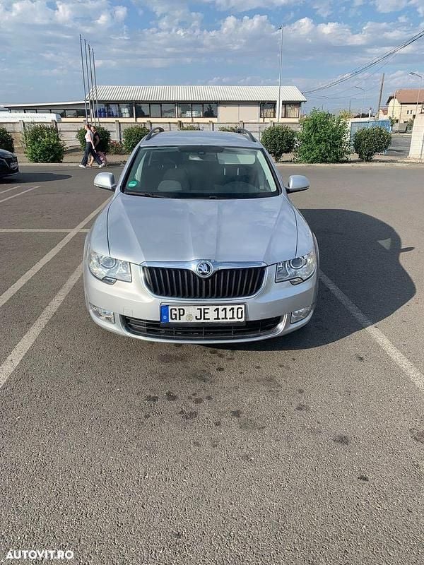 Culoareargint Utilizat 2013 Skoda Superb Comfort Break | 6.299 EUR (Super Preț) - Imagine 1/4