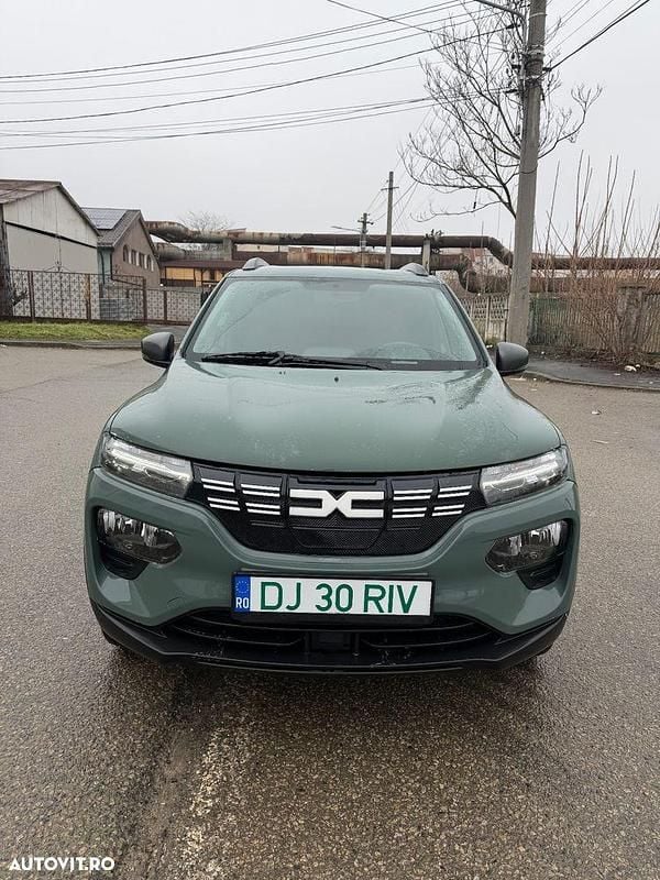 Second-hand Dacia Spring Essentiel 33 kW (45 CP) 2023 Culoareverde Hatchback