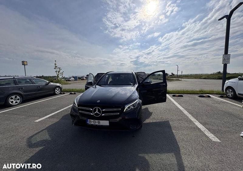 Second-hand Mercedes GLC250 AMG line 205 CP (150 kW) 2017 Culoarenegru SUV