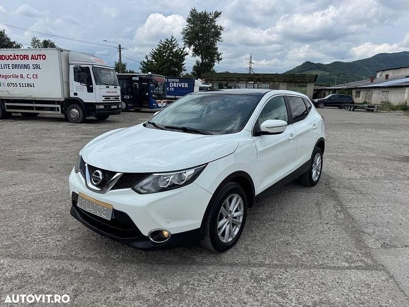 Alb Utilizat 2014 Nissan Qashqai Tekna SUV | 8.650 EUR (Preț OK) - Imagine 1/4